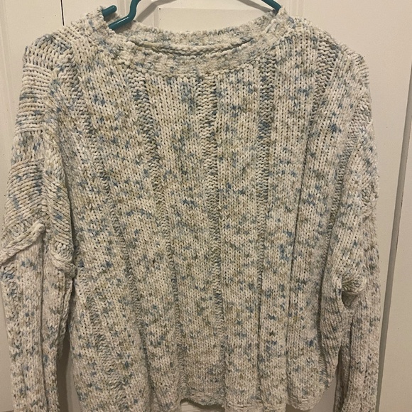 Cropped Sweater - Picture 2 of 2